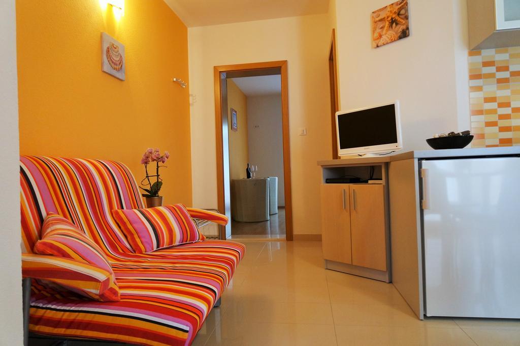 Apartments Harmonija Baška Voda Exteriör bild