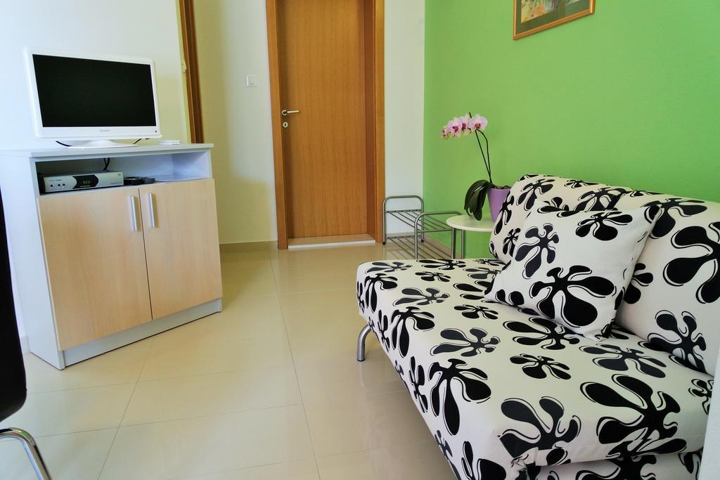 Apartments Harmonija Baška Voda Exteriör bild